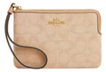 Corner Zip Wristlet tela