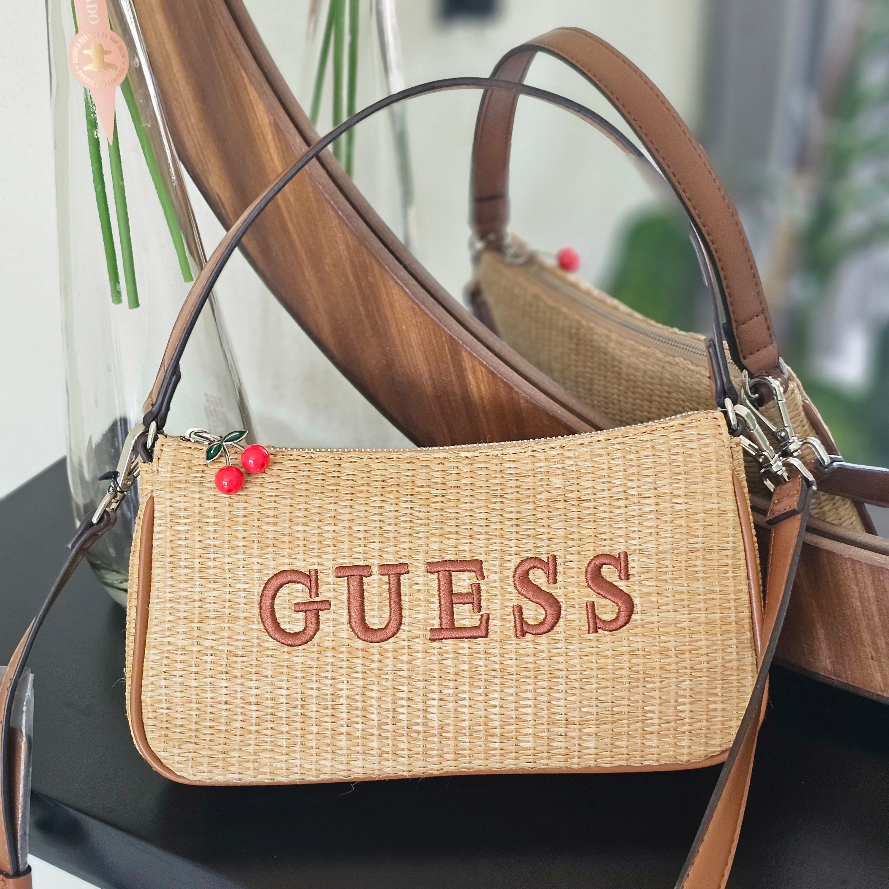 crossbody guess plama