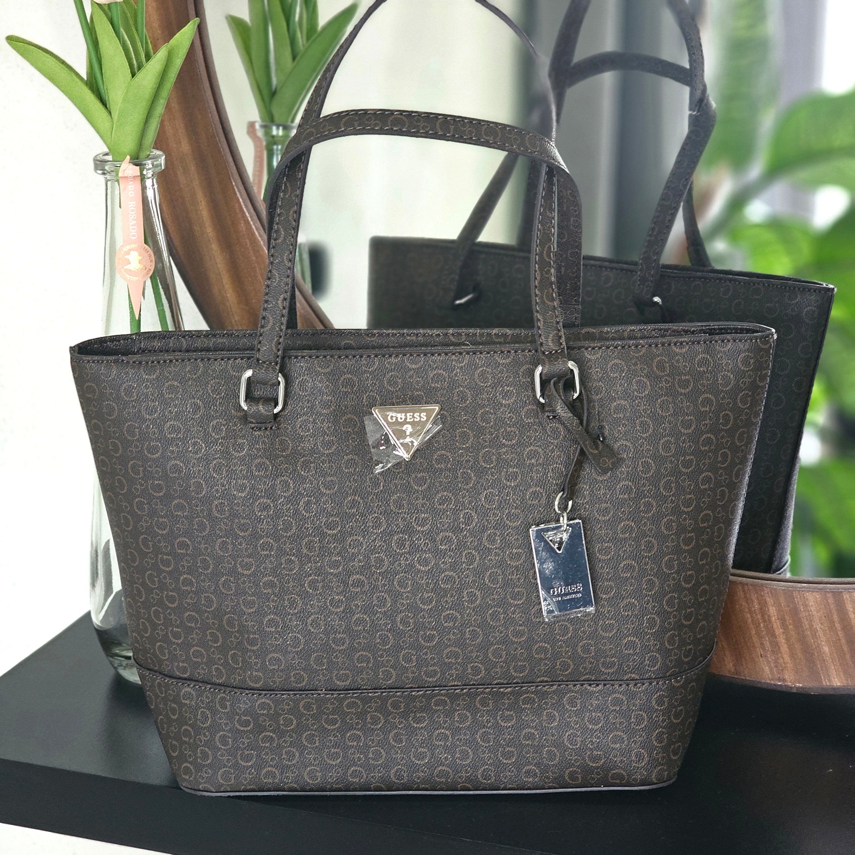 Tote guess cafe