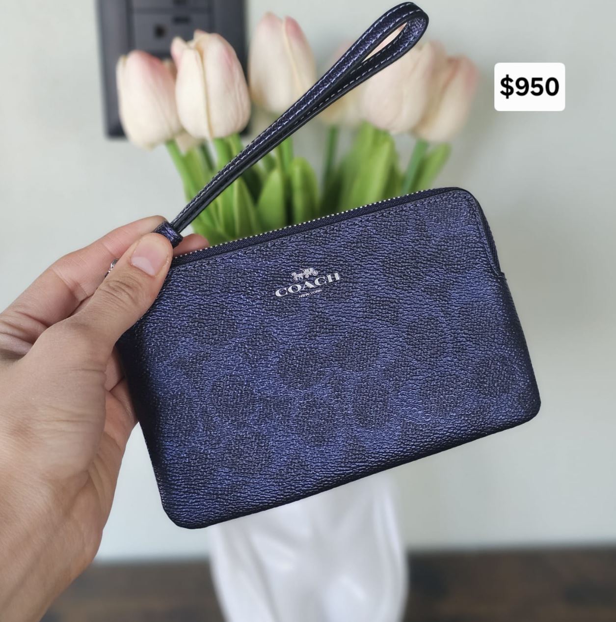 Corner Zip Wristlet azul electrico