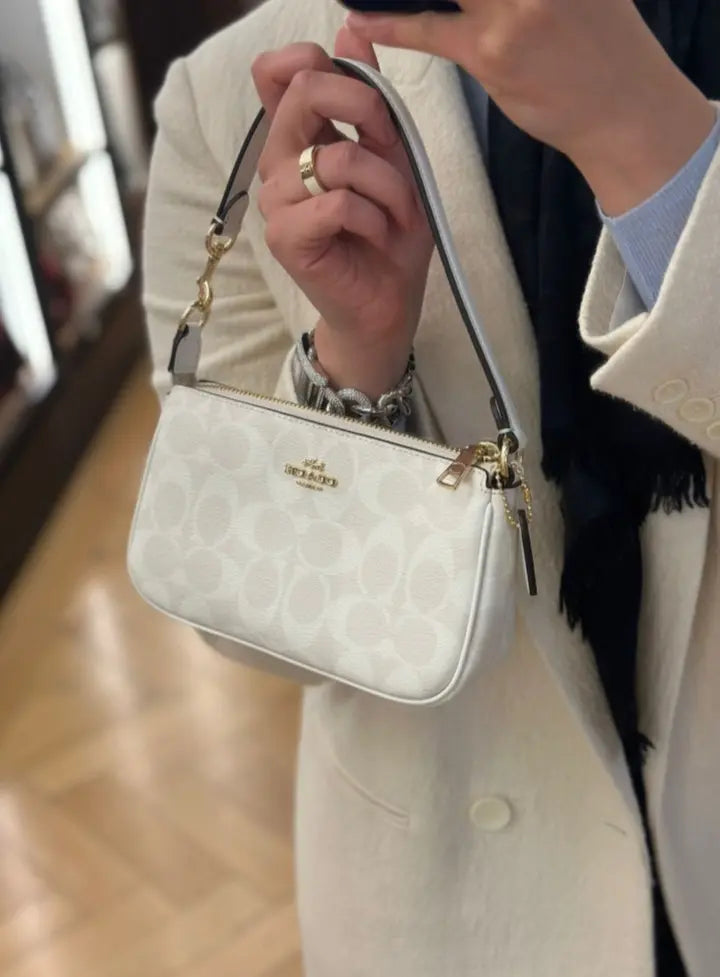 Nolita blanca monogram