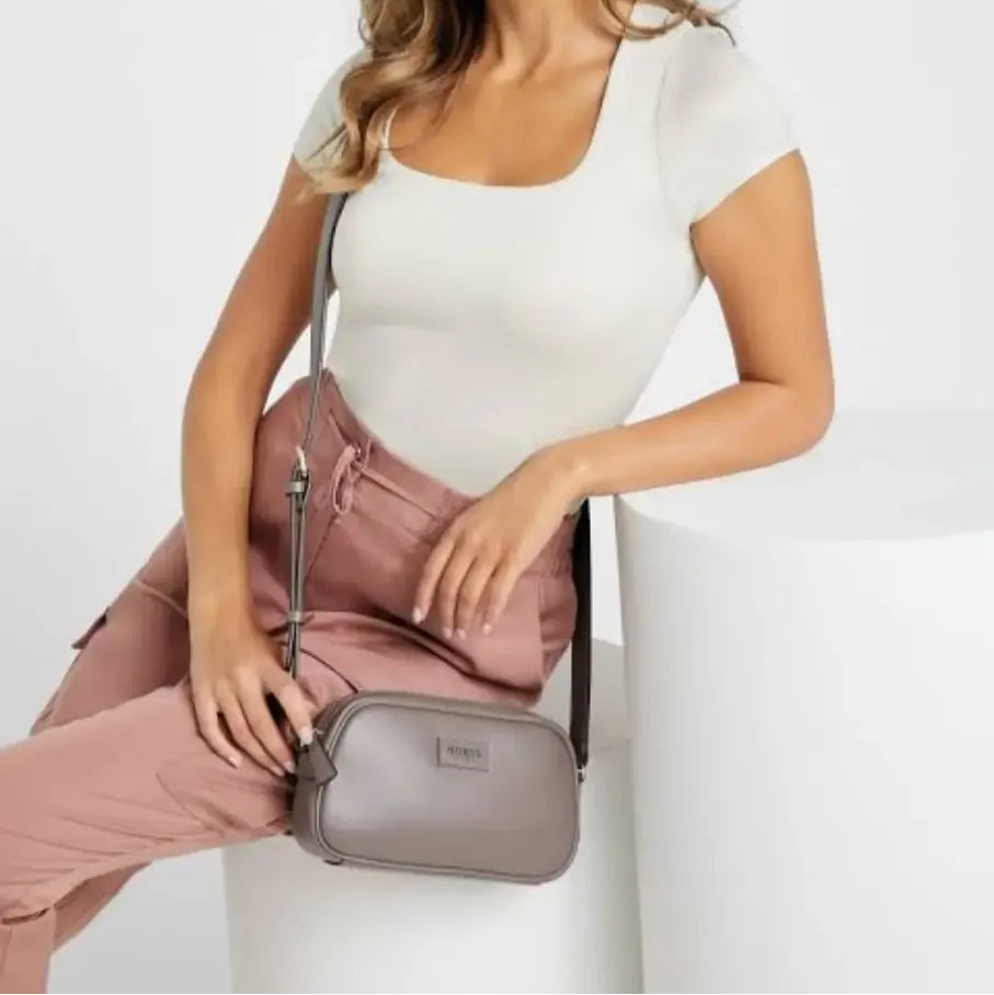 Crossbody guess cafe