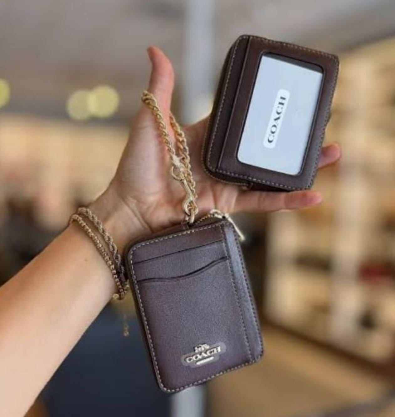 Coach zip card case  mapple