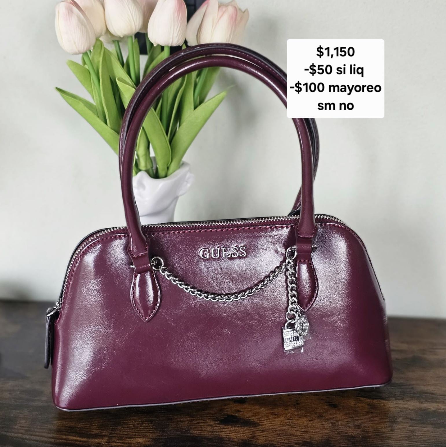 Guess crossbody vino  con accesorio