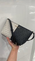 Crossbody bicolor negro y vainilla
