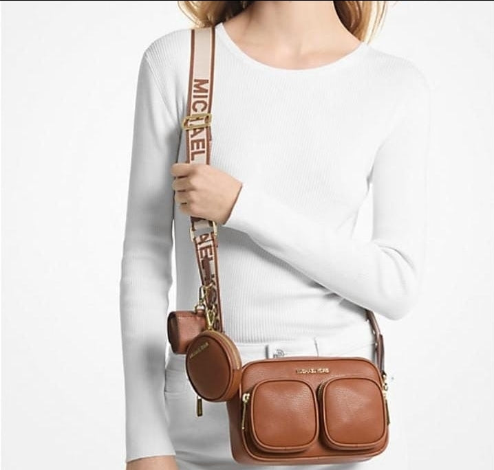 Crossbody cafe late