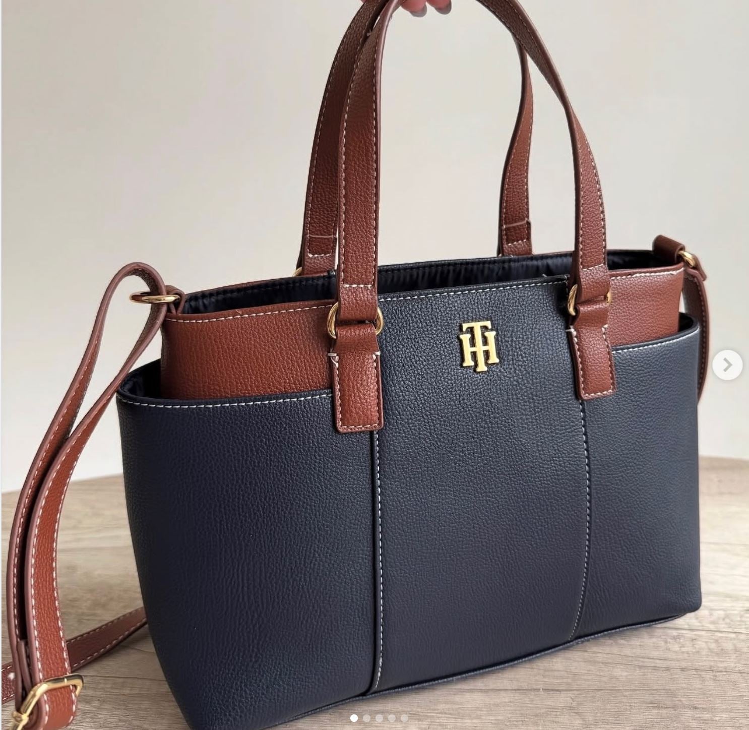 Tommy tote azul con cafe